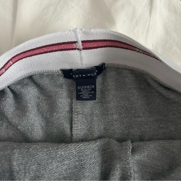 Women’s Tommy Hilfiger Grey Adjustable Athletic Shorts Size: XS - Picture 4 of 7